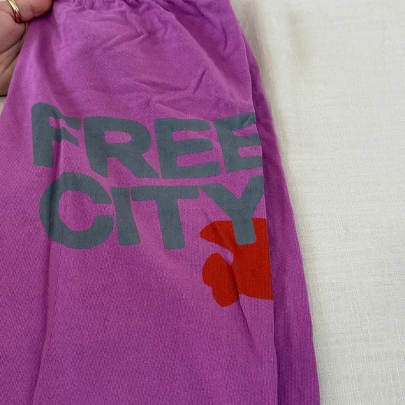 FREECITY Sweatpants in the "Pinkjuice" w/gray "FREECITYLARGE" - Picture 2 of 5